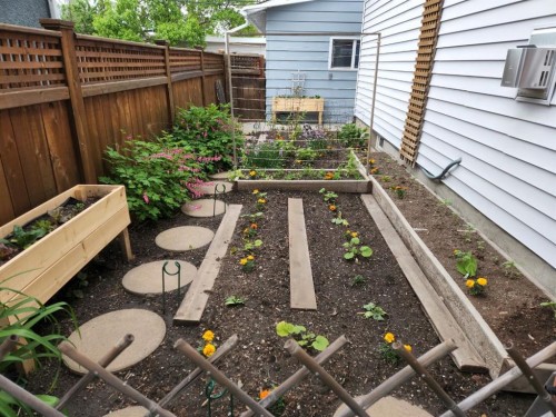 1619 47 Street Sw, Calgary, AB - Outdoor