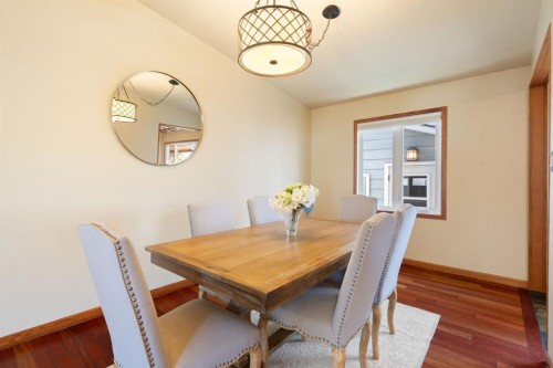 1619 47 Street Sw, Calgary, AB - Indoor Photo Showing Dining Room