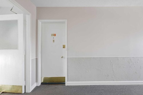 203-3103 Blakiston Drive Nw, Calgary, AB - Indoor Photo Showing Other Room