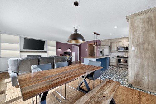 8 Slocan Road Sw, Calgary, AB - Indoor