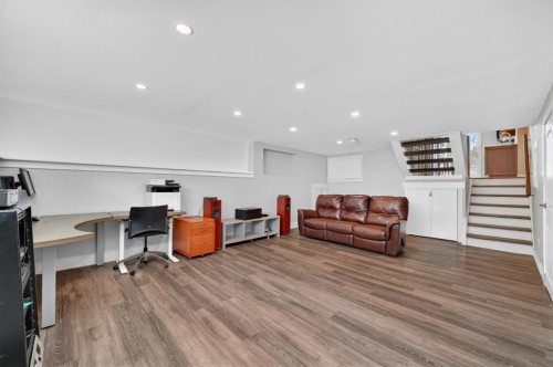 8 Slocan Road Sw, Calgary, AB - Indoor