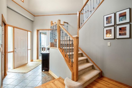 120 Bow Meadows Drive, Cochrane, AB - Indoor Photo Showing Other Room