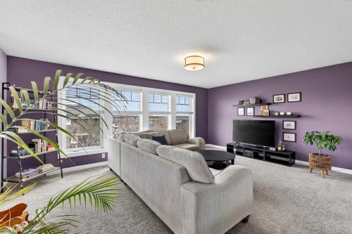 41 Westridge Road, Okotoks, AB - Indoor Photo Showing Living Room