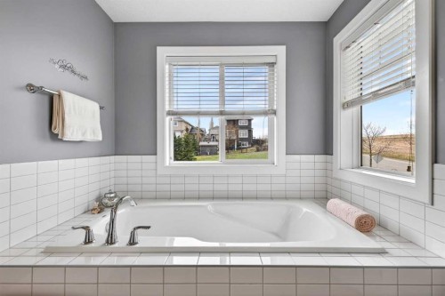 41 Westridge Road, Okotoks, AB - Indoor Photo Showing Bathroom