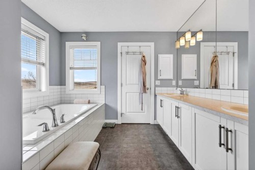 41 Westridge Road, Okotoks, AB - Indoor Photo Showing Bathroom