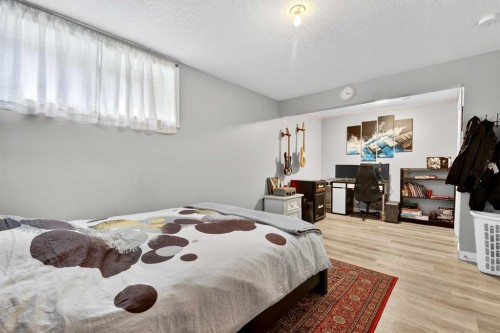 41 Westridge Road, Okotoks, AB - Indoor Photo Showing Bedroom