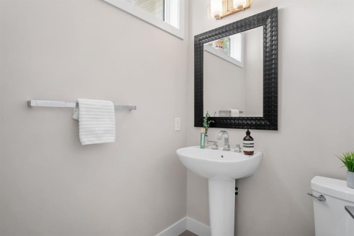 2741 16A Street Se, Calgary, AB 