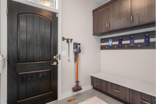 2741 16A Street Se, Calgary, AB 