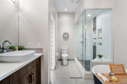 2741 16A Street Se, Calgary, AB 