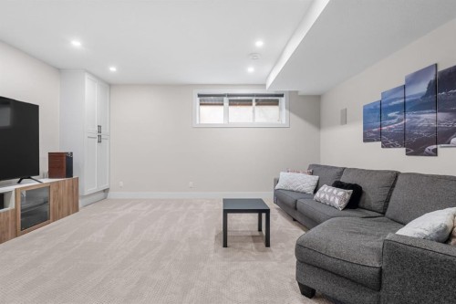 2741 16A Street Se, Calgary, AB 