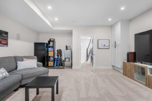 2741 16A Street Se, Calgary, AB 