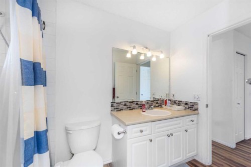 281 Citadel Point Nw, Calgary, AB - Indoor Photo Showing Bathroom