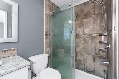 281 Citadel Point Nw, Calgary, AB - Indoor Photo Showing Bathroom