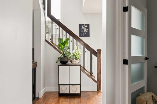 1825 33 Avenue Sw, Calgary, AB - Indoor Photo Showing Other Room