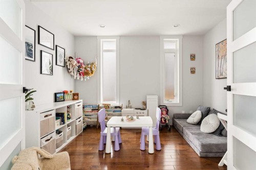 1825 33 Avenue Sw, Calgary, AB - Indoor