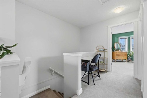 450 Regal Park Ne, Calgary, AB - Indoor