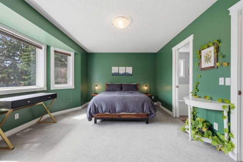 450 Regal Park Ne, Calgary, AB - Indoor Photo Showing Bedroom