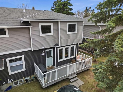 450 Regal Park Ne, Calgary, AB - Outdoor With Exterior