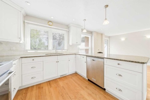 1728 Lake Bonavista Drive Se, Calgary, AB - Indoor Photo Showing Kitchen