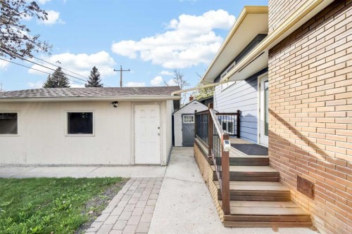1728 Lake Bonavista Drive Se, Calgary, AB - Outdoor With Exterior