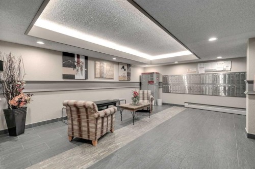 131-820 89 Avenue Sw, Calgary, AB - Indoor Photo Showing Other Room