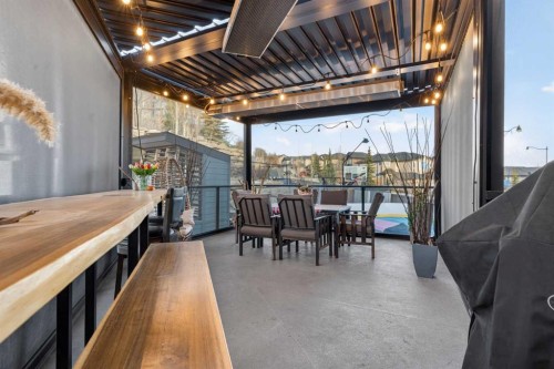 9050 14 Avenue Sw, Calgary, AB - Indoor Photo Showing Dining Room