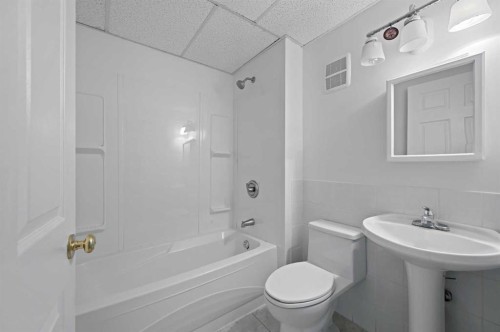 182 Coventry Close Ne, Calgary, AB - Indoor