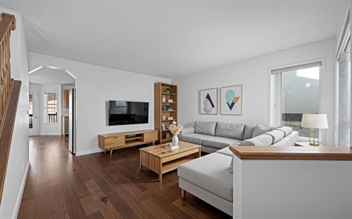 182 Coventry Close Ne, Calgary, AB - Indoor Photo Showing Living Room