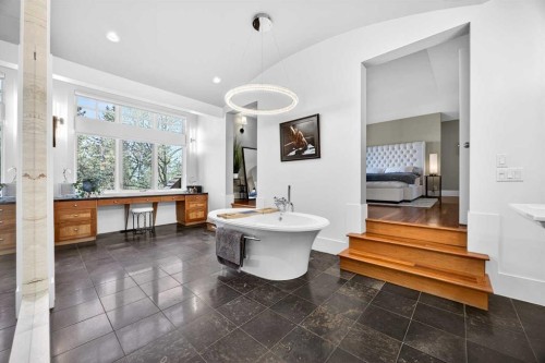 914 36 Avenue Sw, Calgary, AB - Indoor
