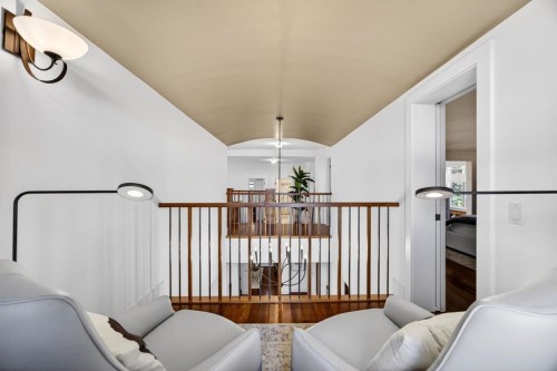 914 36 Avenue Sw, Calgary, AB - Indoor Photo Showing Other Room