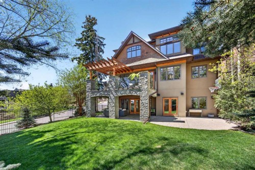 914 36 Avenue Sw, Calgary, AB - Outdoor