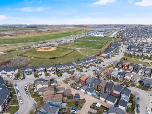 36 New Brighton Landing Se, Calgary, AB 