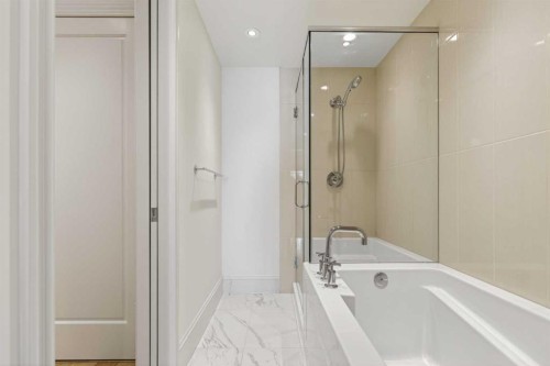 305-221 Quarry Way Se, Calgary, AB - Indoor Photo Showing Bathroom