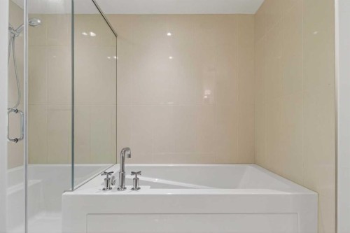 305-221 Quarry Way Se, Calgary, AB - Indoor Photo Showing Bathroom