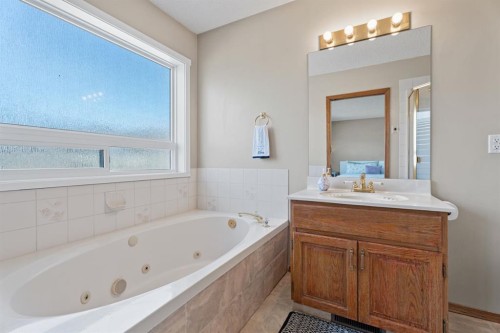 133 Carr Crescent, Okotoks, AB - Indoor Photo Showing Bathroom