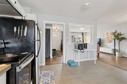 9812 2 Street Se, Calgary, AB - Indoor