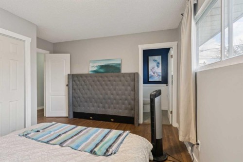 9812 2 Street Se, Calgary, AB - Indoor Photo Showing Bedroom