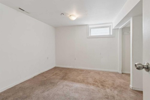 9812 2 Street Se, Calgary, AB - Indoor Photo Showing Other Room