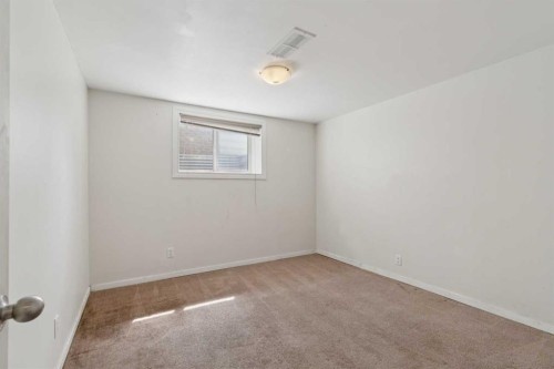 9812 2 Street Se, Calgary, AB - Indoor Photo Showing Other Room