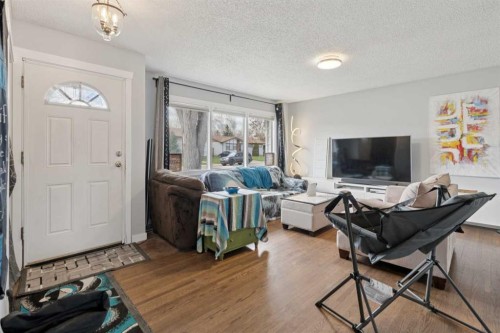 9812 2 Street Se, Calgary, AB - Indoor