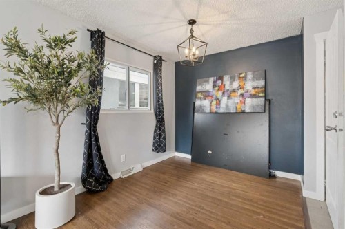 9812 2 Street Se, Calgary, AB - Indoor Photo Showing Other Room