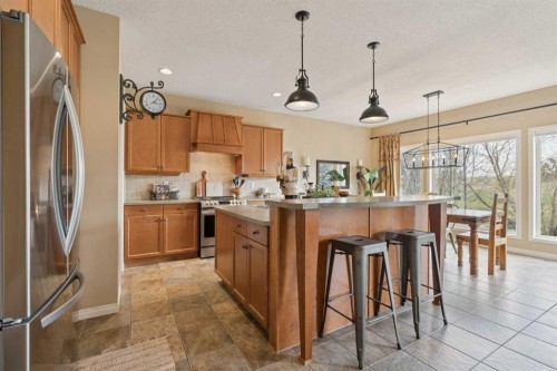59 Heritage Cove, Heritage Pointe, AB - Indoor Photo Showing Kitchen