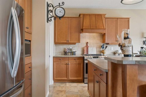 59 Heritage Cove, Heritage Pointe, AB - Indoor Photo Showing Kitchen