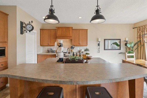 59 Heritage Cove, Heritage Pointe, AB - Indoor Photo Showing Kitchen