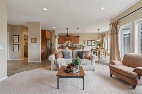 59 Heritage Cove, Heritage Pointe, AB - Indoor Photo Showing Living Room