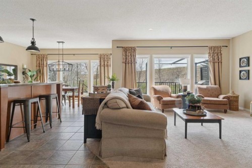 59 Heritage Cove, Heritage Pointe, AB - Indoor Photo Showing Living Room