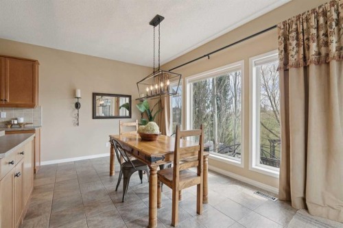 59 Heritage Cove, Heritage Pointe, AB - Indoor Photo Showing Dining Room