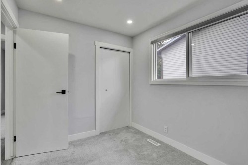 44 Falmead Road Ne, Calgary, AB - Indoor Photo Showing Other Room