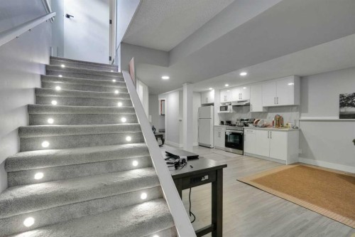 44 Falmead Road Ne, Calgary, AB - Indoor Photo Showing Other Room