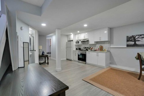44 Falmead Road Ne, Calgary, AB - Indoor Photo Showing Kitchen